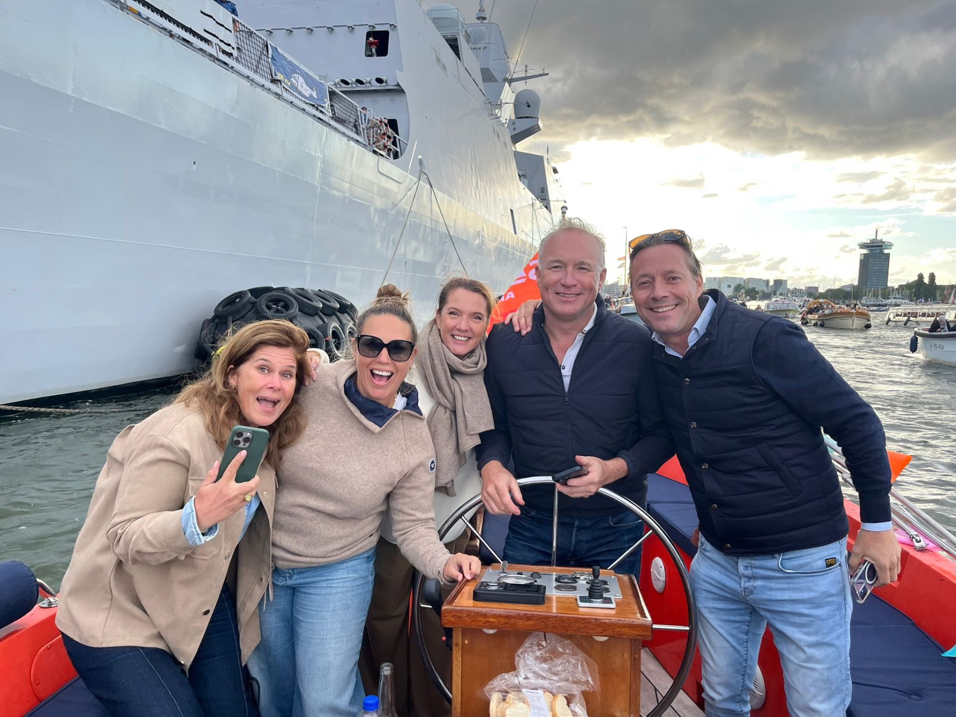 Groepsuitje met sloep huren Loosdrecht